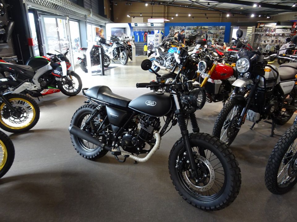 MASH new seventy BOBBER + MOTOBOX 4