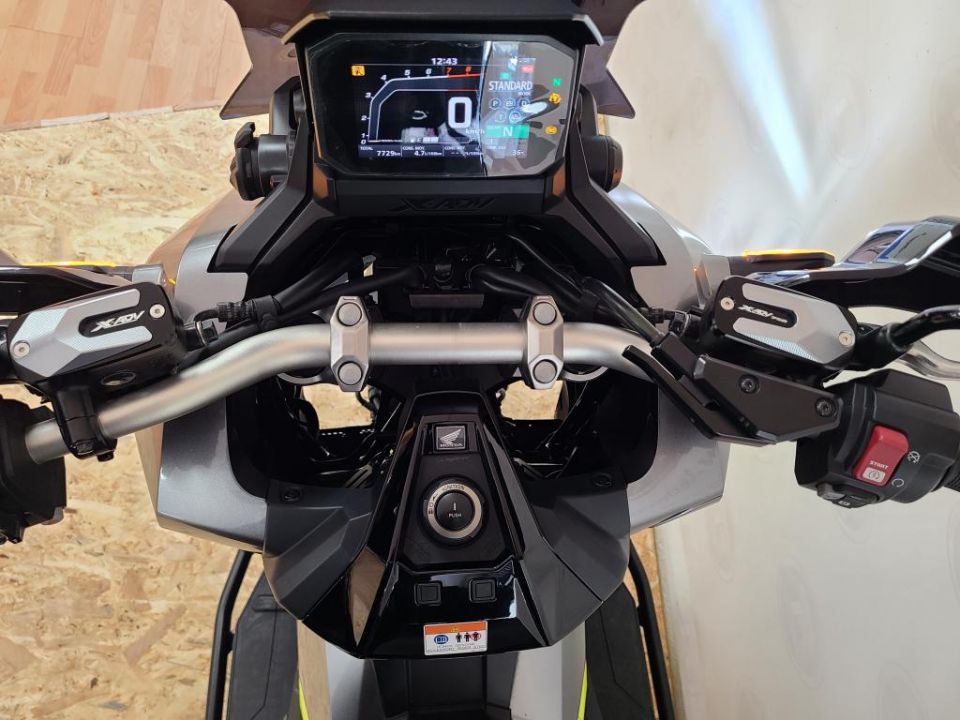 HONDA X-ADV 4