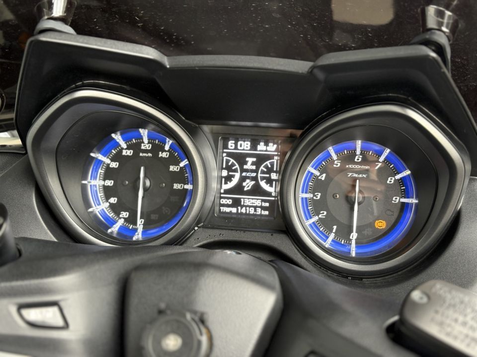 YAMAHA XP T-MAX 560 TECH MAX 4