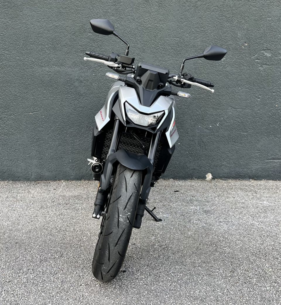 HONDA CB 750 HORNET 4