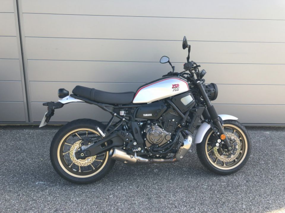 YAMAHA XSR 700 ABS 4