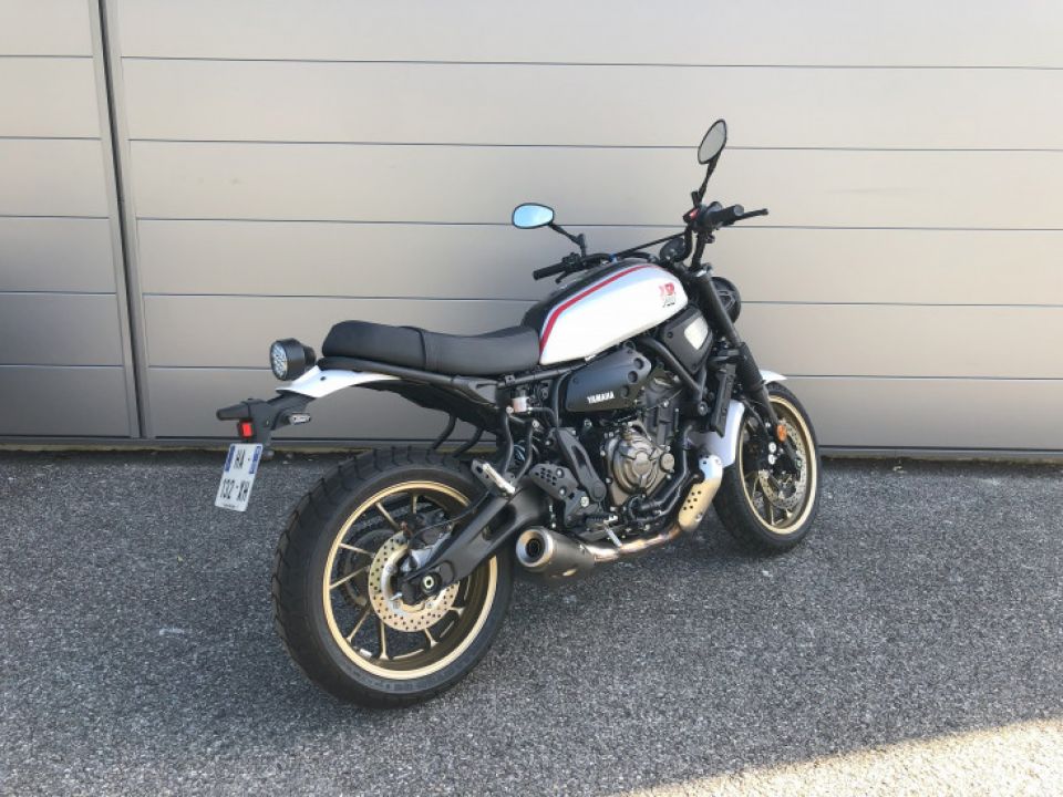 YAMAHA XSR 700 ABS 4