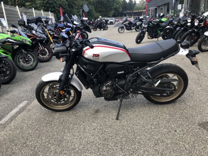 YAMAHA XSR 700 ABS 4