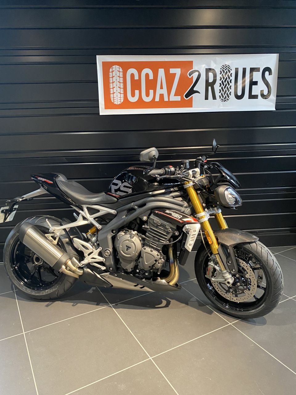TRIUMPH SPEED TRIPLE 1200 RS 4