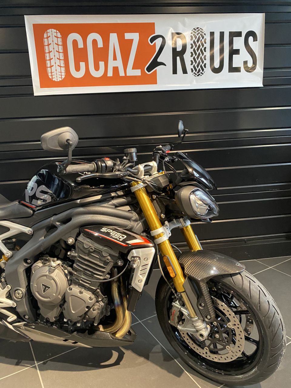 TRIUMPH SPEED TRIPLE 1200 RS 4