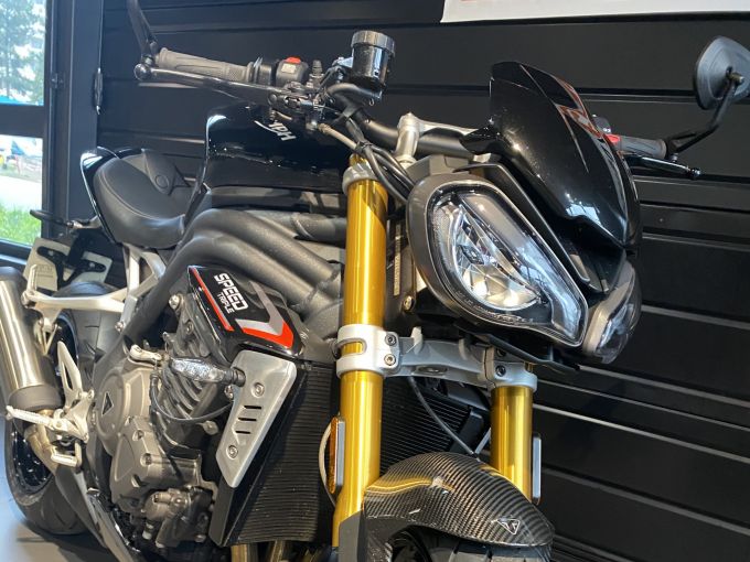 TRIUMPH SPEED TRIPLE 1200 RS 4