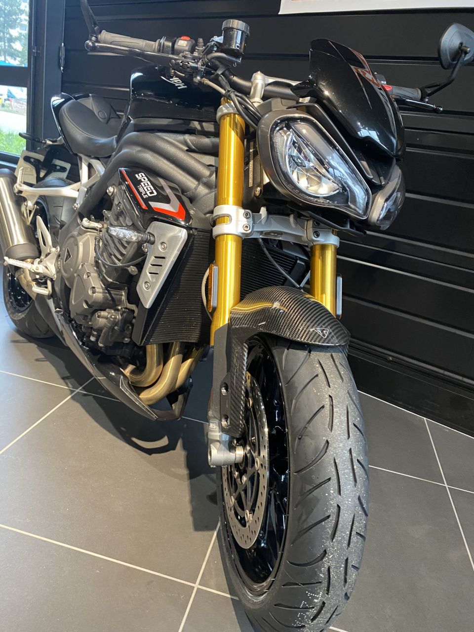 TRIUMPH SPEED TRIPLE 1200 RS 4