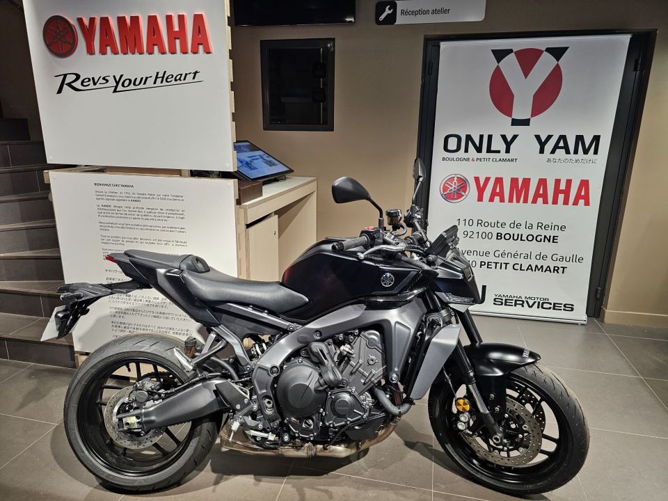 YAMAHA MT-09  Y-AMT 4