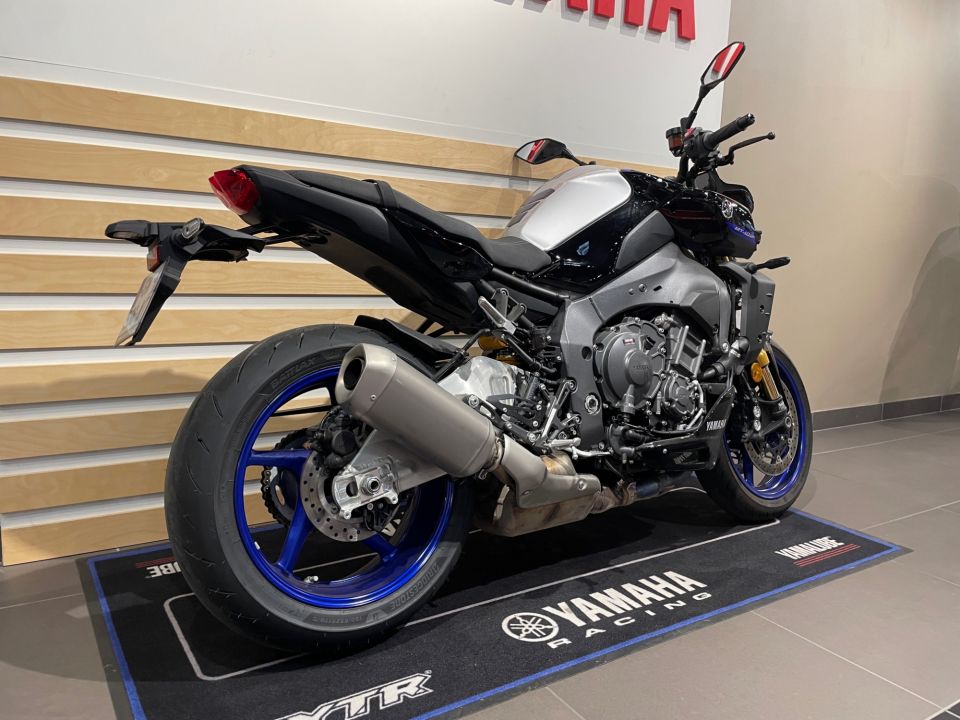 YAMAHA MT-10 SP 4