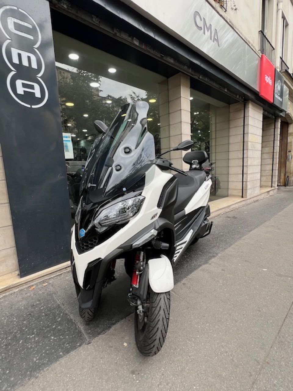 PIAGGIO MP3 400 HPE SPORT ABS ASR 4