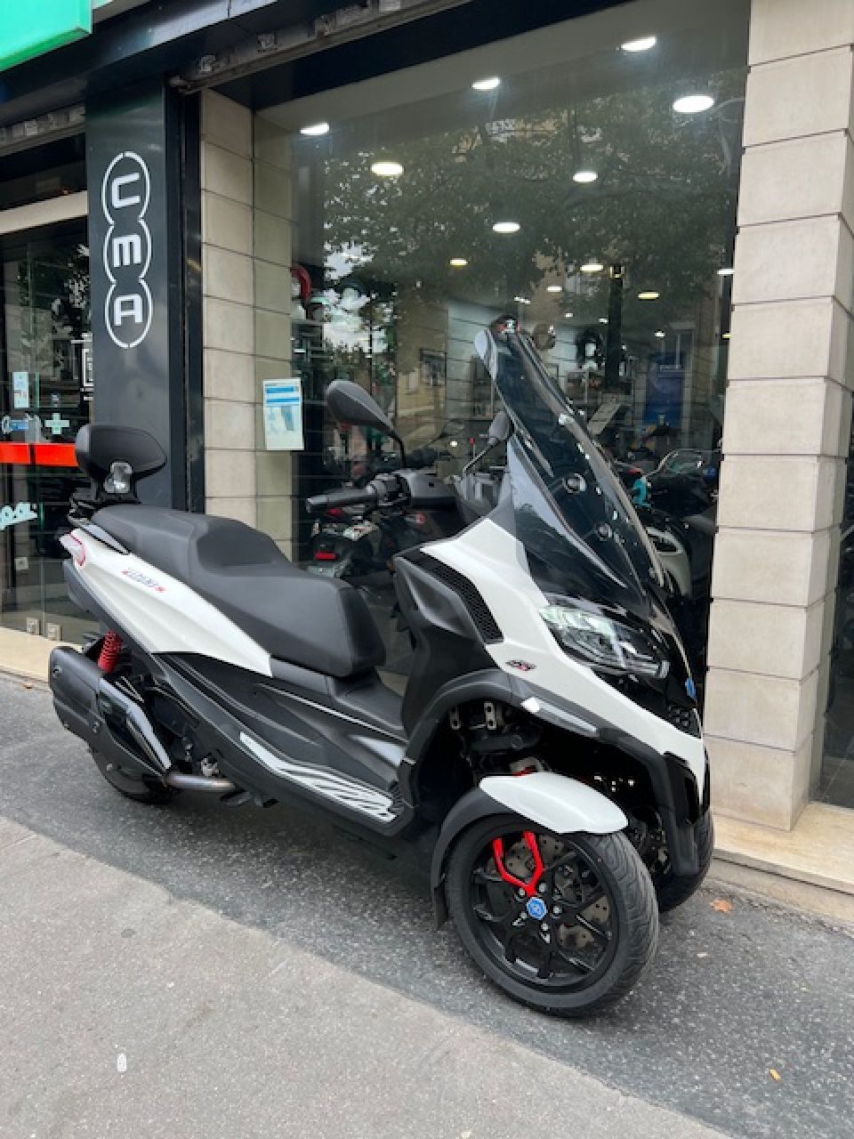 PIAGGIO MP3 400 HPE SPORT ABS ASR 4