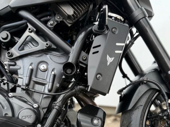 YAMAHA MT-07 (47.5CV) 4