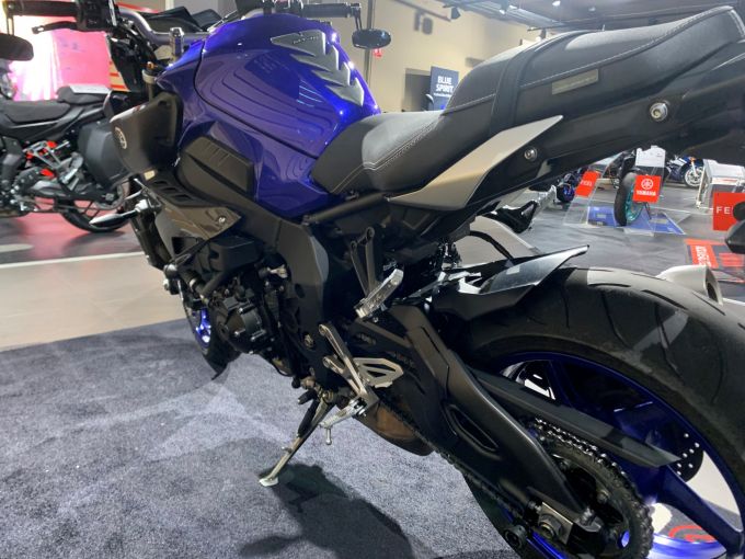 YAMAHA MT-10 4