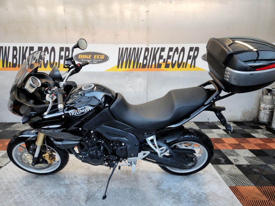 TRIUMPH TIGER 1050 4