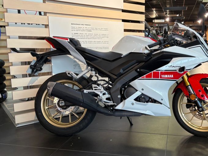 YAMAHA R125 World GP 60th Anniversary 4