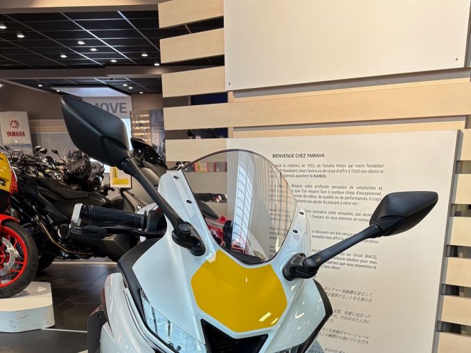 YAMAHA R125 World GP 60th Anniversary 4