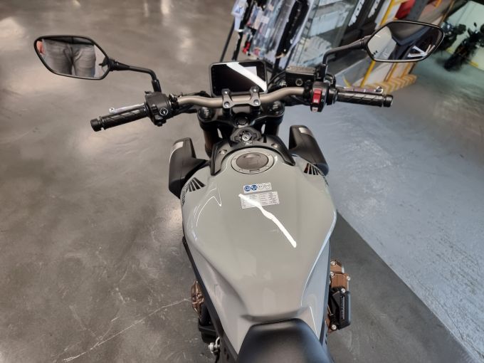 HONDA CB650R Neo Sports Café 4