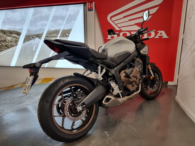 HONDA CB650R Neo Sports Café 4