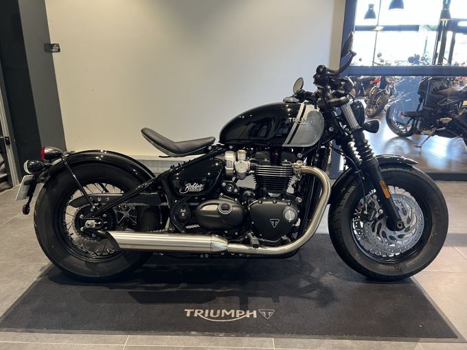TRIUMPH Bonneville Bobber 1200 4