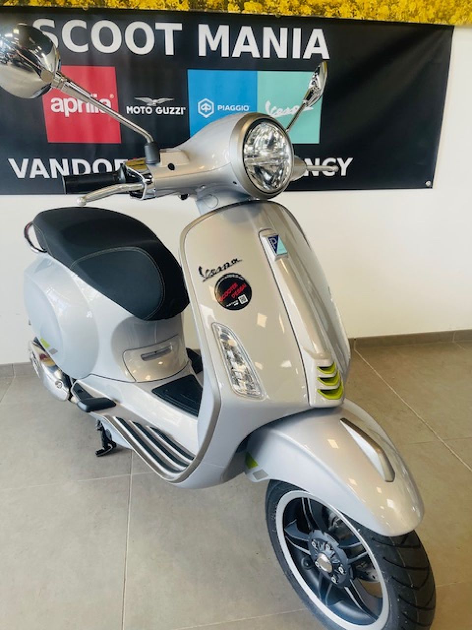 VESPA PRIMAVERA 125 4