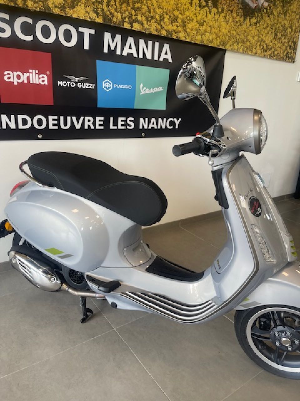 VESPA PRIMAVERA 125 4