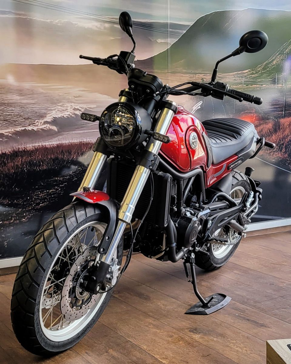 BENELLI LEONCINO 500 T 4