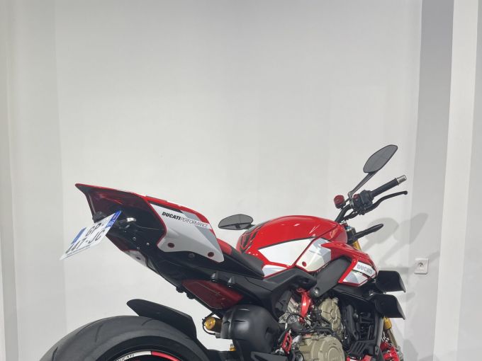 DUCATI STREETFIGHTER V4S 4