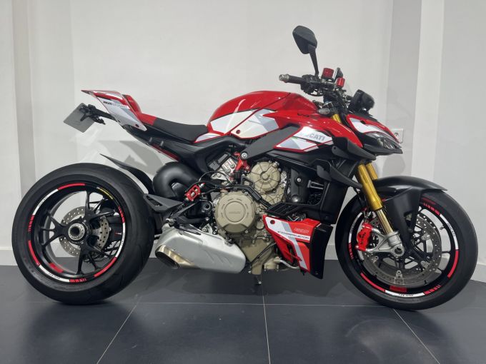DUCATI STREETFIGHTER V4S 4