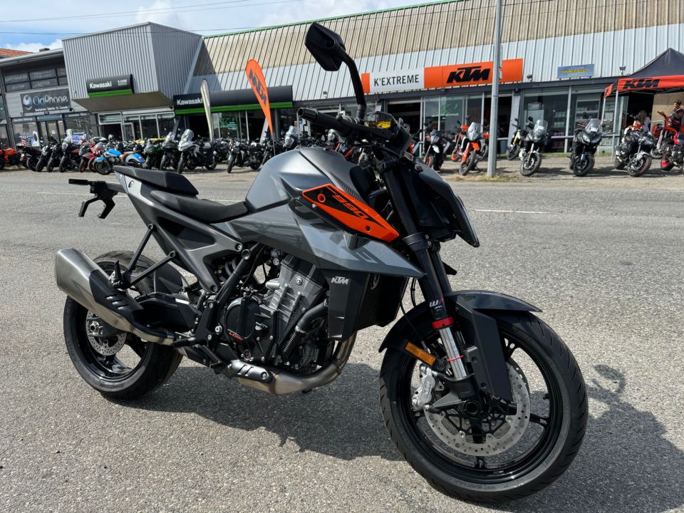 KTM 990 DUKE 4
