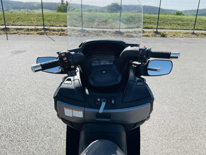SUZUKI BURGMAN 650 4