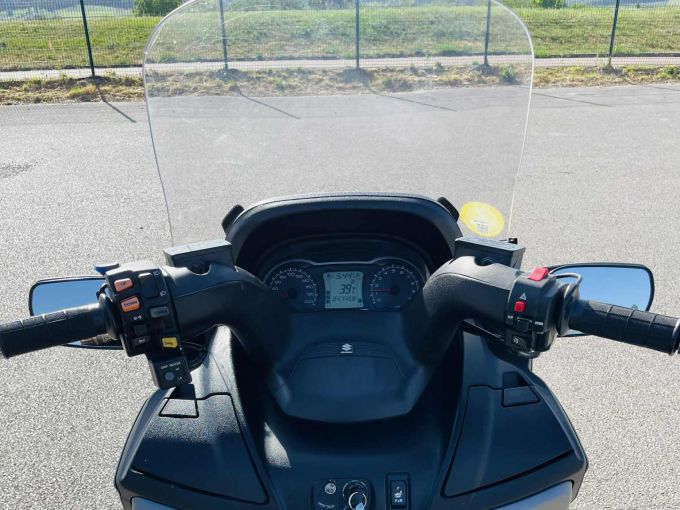SUZUKI BURGMAN 650 4