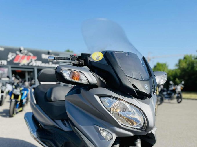 SUZUKI BURGMAN 650 4