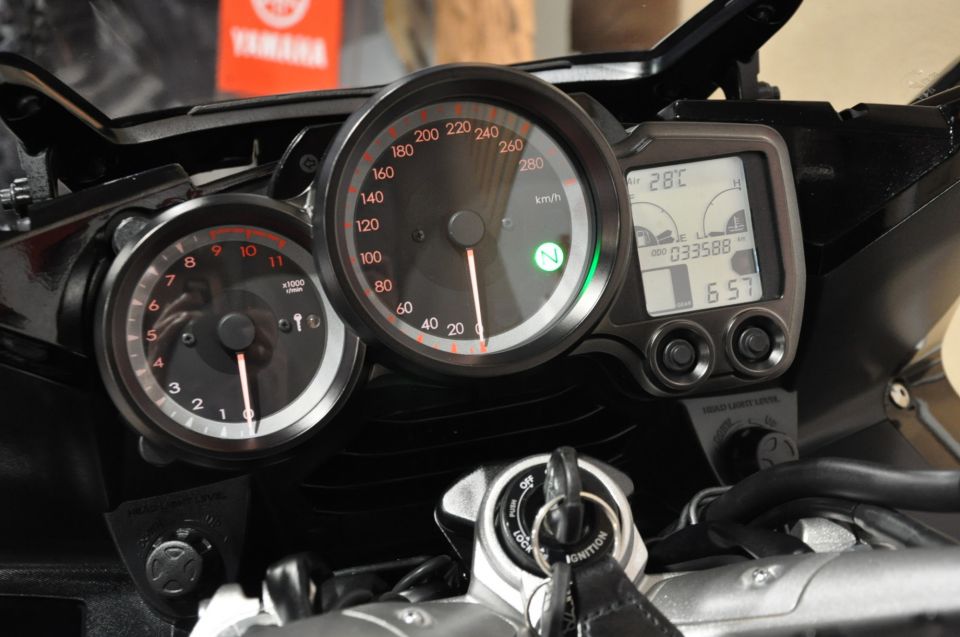 YAMAHA FJR 1300 AS 4