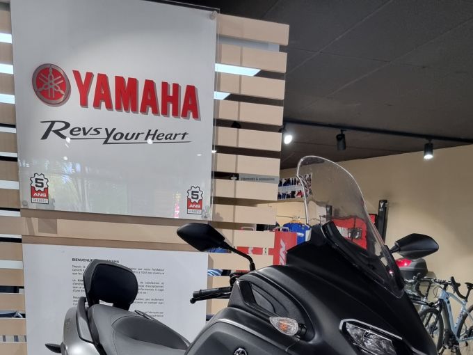 YAMAHA TRICITY 300 4