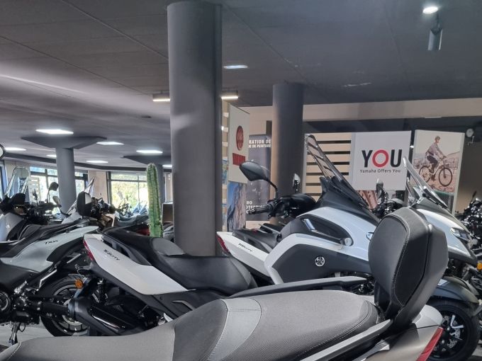 YAMAHA TRICITY 300 4