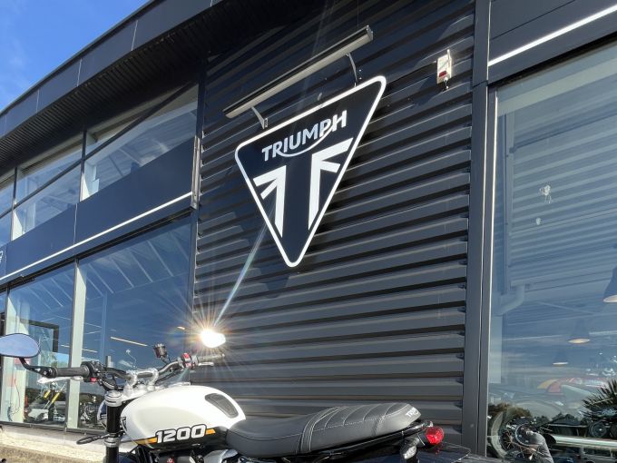 TRIUMPH SPEED TWIN 1200 4