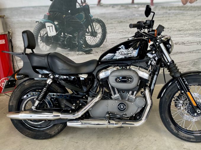 HARLEY-DAVIDSON SPORTSTER NIGHTSTER 1200 4