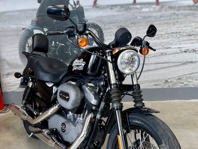 HARLEY-DAVIDSON SPORTSTER NIGHTSTER 1200 4