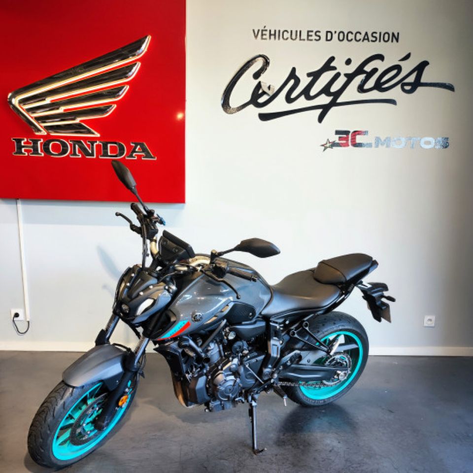 YAMAHA MT-07 (47.5CV) 4