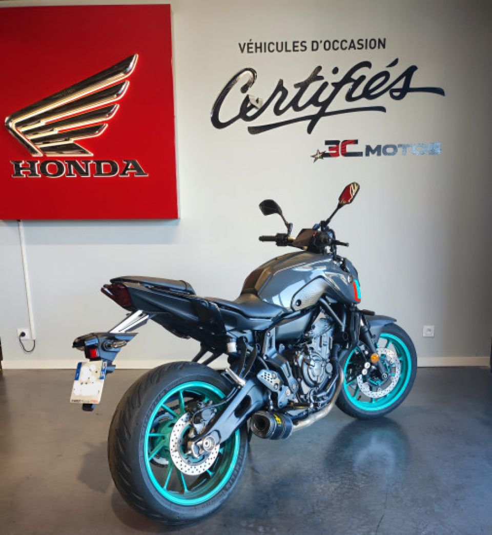 YAMAHA MT-07 (47.5CV) 4