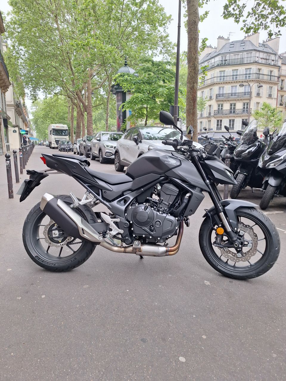 HONDA CB 750 HORNET 4