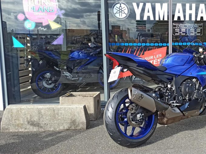 YAMAHA YZF 1000 R1 4