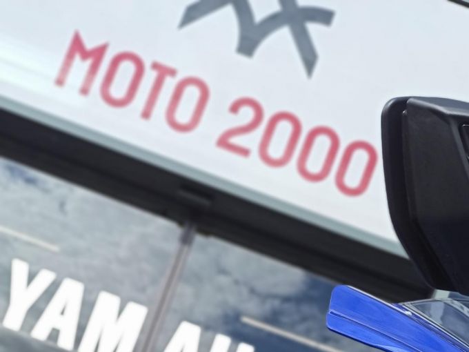 YAMAHA YZF 1000 R1 4