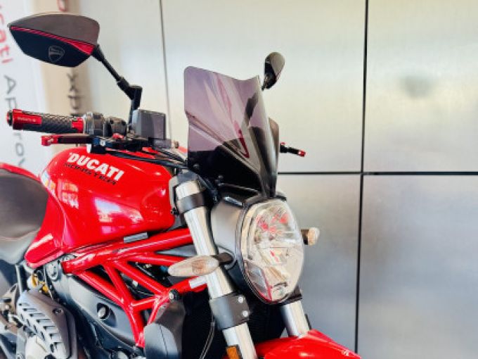 DUCATI MONSTER 821 4