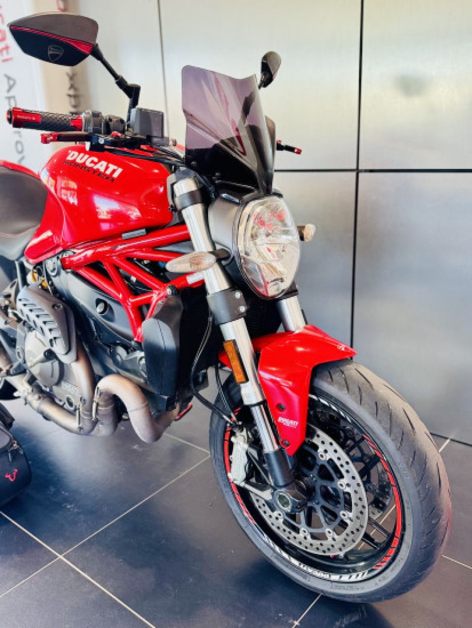 DUCATI MONSTER 821 4