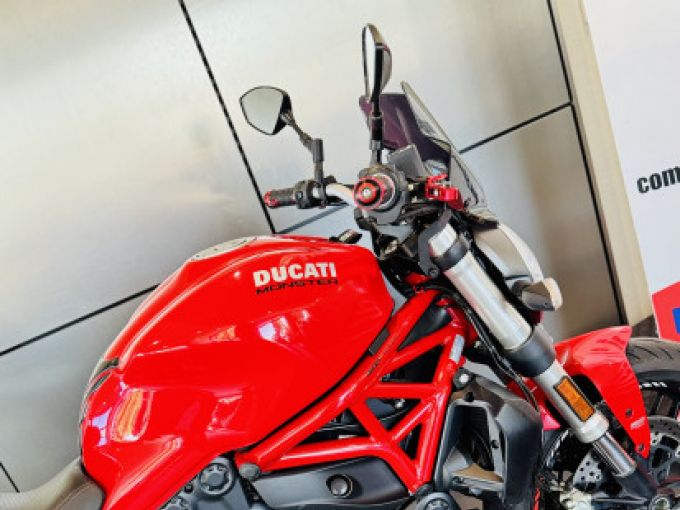 DUCATI MONSTER 821 4