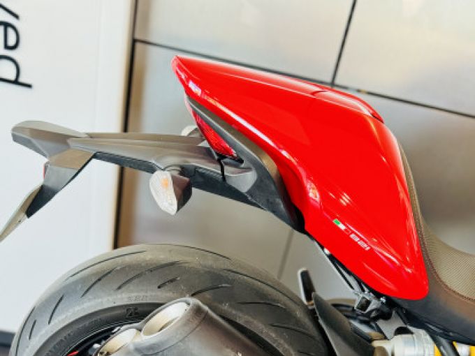 DUCATI MONSTER 821 4