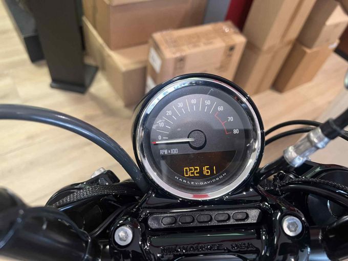 HARLEY-DAVIDSON SPORTSTER 1200 XL 4