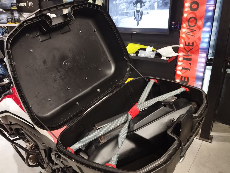 HONDA AFRICA TWIN CRF1000L STD 4