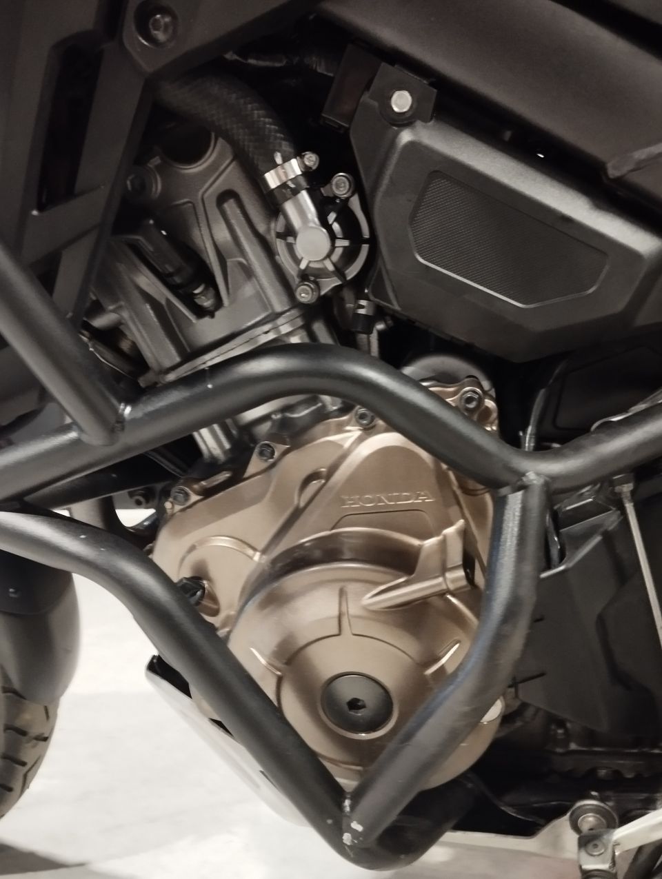 HONDA AFRICA TWIN CRF1000L STD 4